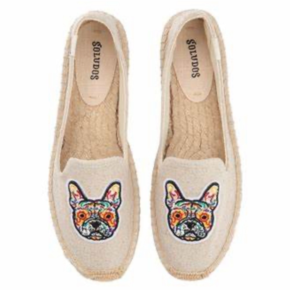 Soludos Frenchie Embroidered Platform Smoking Slipper (Sand) Women’s Slippers